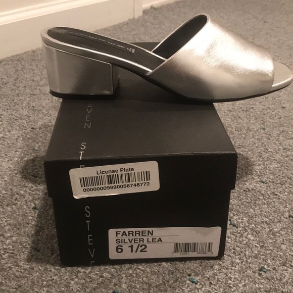 Barely worn slides for work or play! - Picture 5 of 5